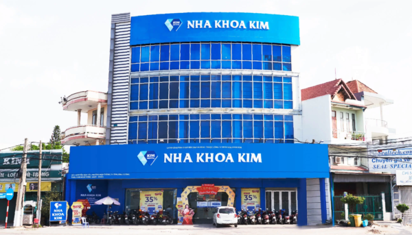 Nha khoa Kim sở hữu đội ngũ bác sĩ giỏi chuyên môn, nhiệt tình