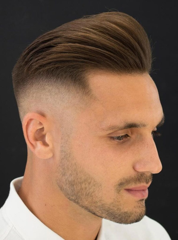 Pompadour với phần tóc trên được tạo độ cao có thể giúp làm giảm đi sự chú ý đến cằm