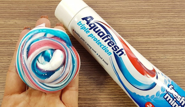 Kem đánh răng trắng răng Aquafresh